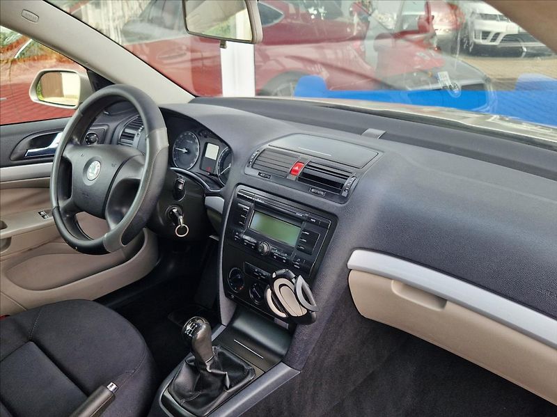 Škoda Octavia 2,0 TDi 103kW AC NOVÝ OLEJ - fotka 18 z 31