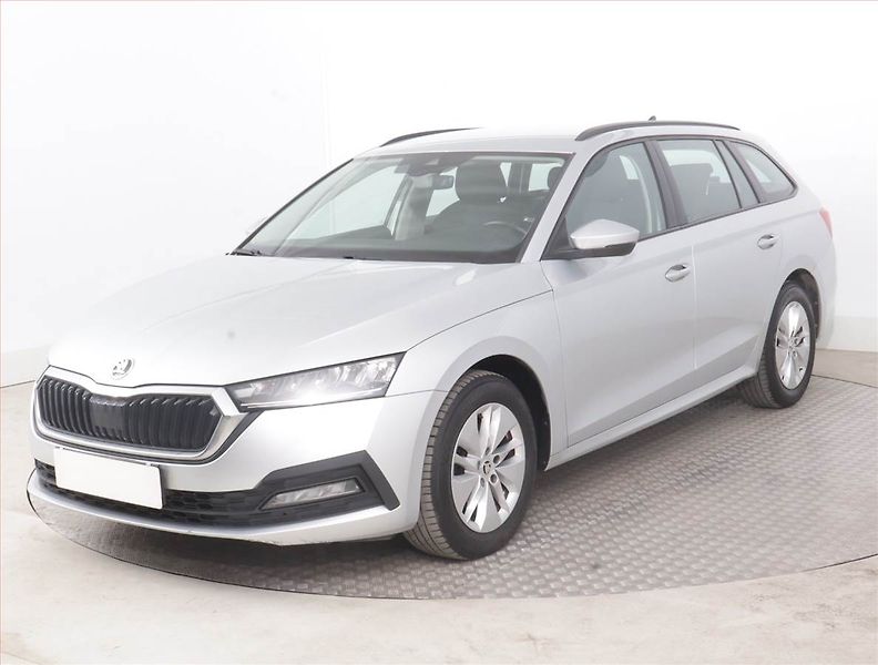 Škoda Octavia (2022) Ambition 2.0 TDI, ČR,1.maj - fotka 2 z 15