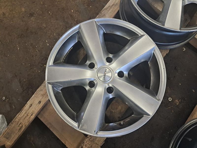 Kia Sorento alu kola 8Jx18 5x139 - fotka 4 z 7