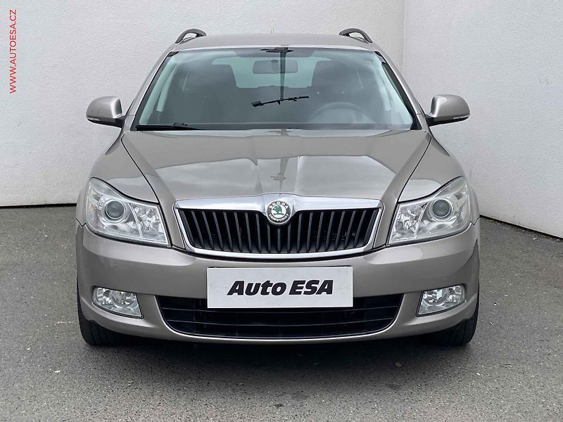 Škoda Octavia (2011) 1.4 TSi, Ambition, +kola - fotka 2 z 18