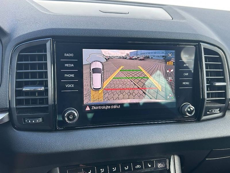 Škoda Karoq Fresh 7DSG 1,5TSI - fotka 16 z 24