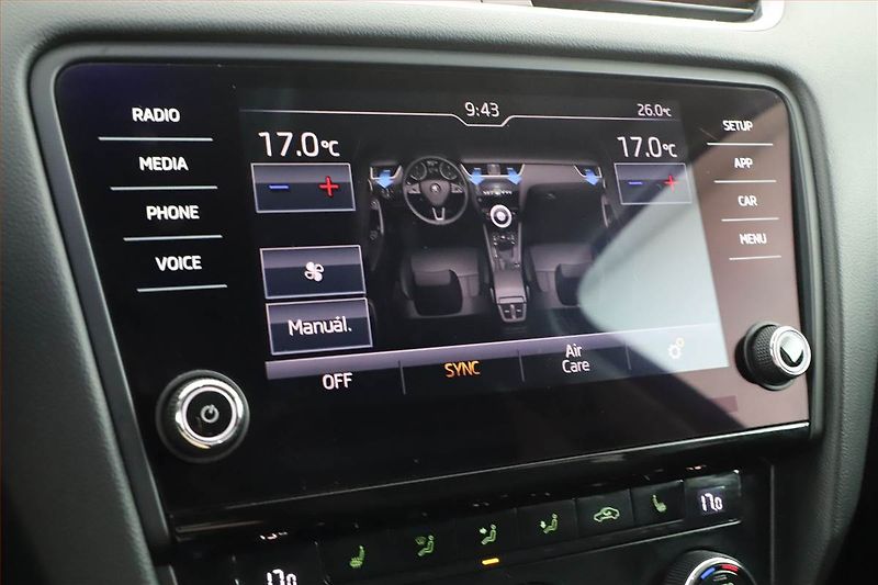 Škoda Octavia (2018) 1.5 TSI, Navi, Tempomat - fotka 15 z 19