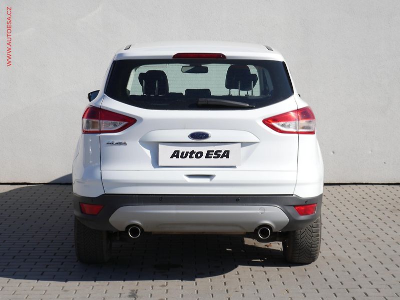 Ford Kuga (2015) 2.0 TDCi 4x4, ČR, AT, park - fotka 5 z 15