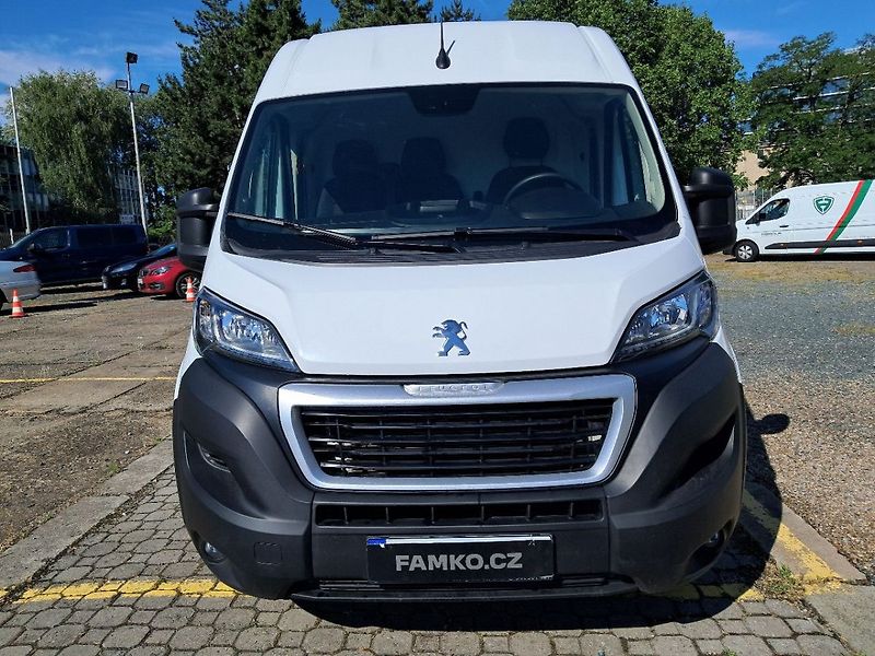 Peugeot Boxer Furgon 3500 L3H2 BlueHDi 165k - fotka 2 z 20