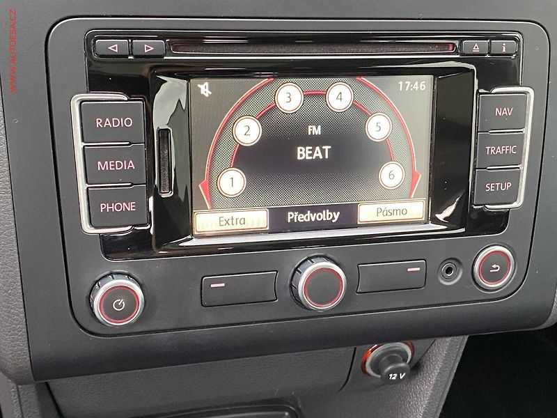Volkswagen Touran (2013) 1.2 TSi, Life, bixen, navi, - fotka 16 z 20