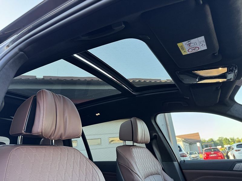 BMW X7 (2021) xDrive 40d M-Paket Pano - fotka 19 z 49