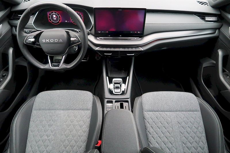 Škoda Octavia (2025) SportLine 2,0 TSI 110 kW DSG M - fotka 5 z 28