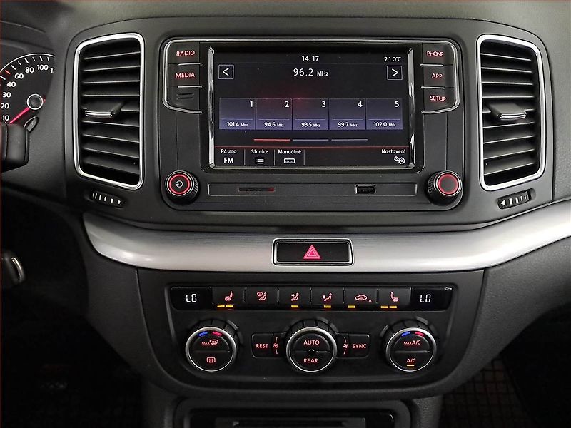 Volkswagen Sharan (2014) Highline 2.0 TDI, 4X4 - fotka 12 z 19