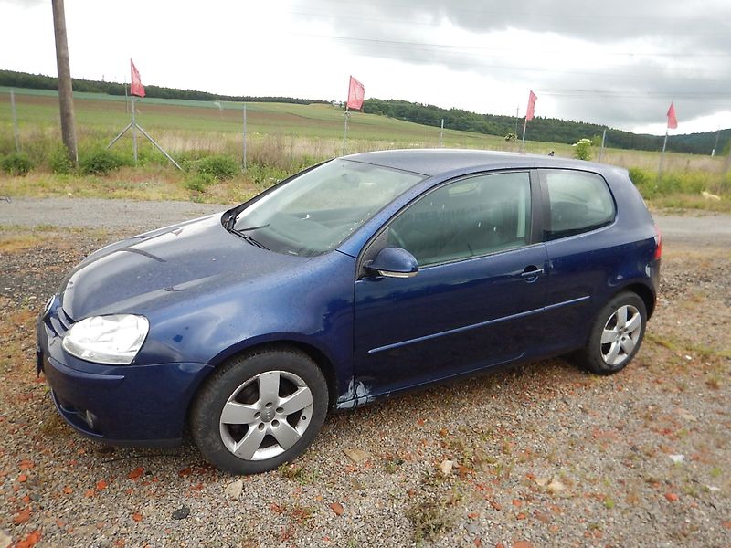 Volkswagen Golf 1.9 TDi 77 kw - fotka 2 z 14