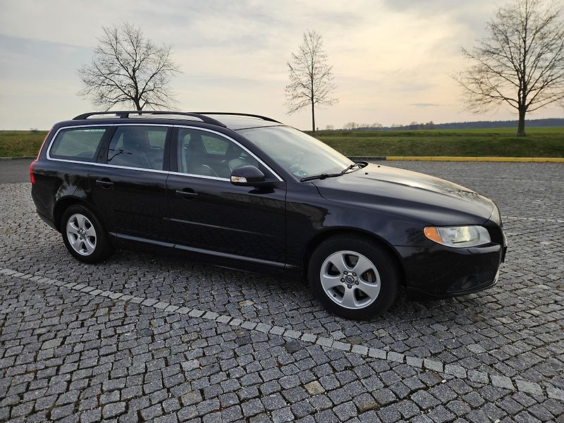 Volvo V70 (2010) 2.4 D5 151kw, MOŽNÉ SPLÁTKY  - fotka 5 z 25