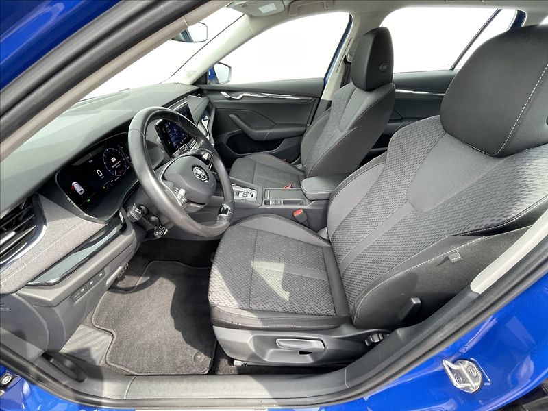 Škoda Octavia 2,0 TDI DSG Combi Style Plus - fotka 4 z 22