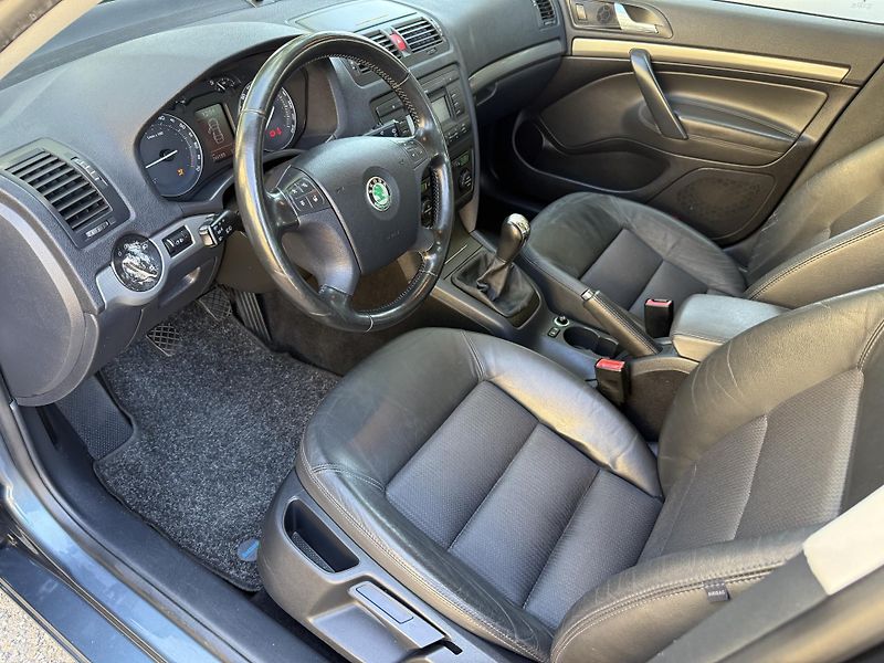 Škoda Octavia 1,6i 75kW ELEGANCE - fotka 10 z 20