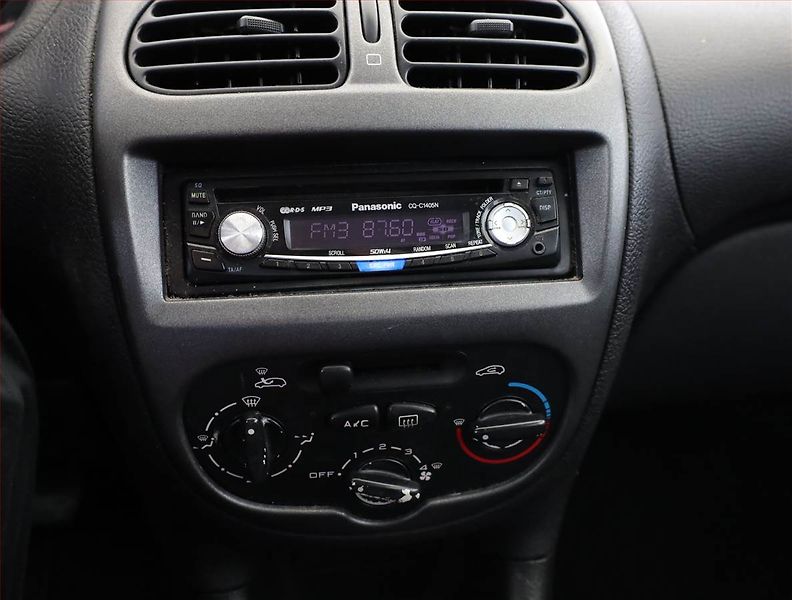 Peugeot 206 (2007) 1.4, po STK, Klima - fotka 9 z 12
