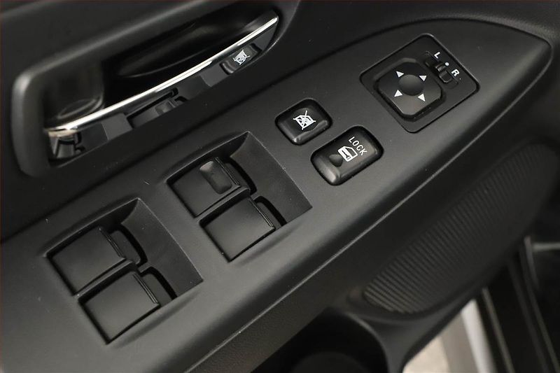 Mitsubishi ASX (2016) Invite 1.6 MIVEC, Serv.kniha - fotka 9 z 14