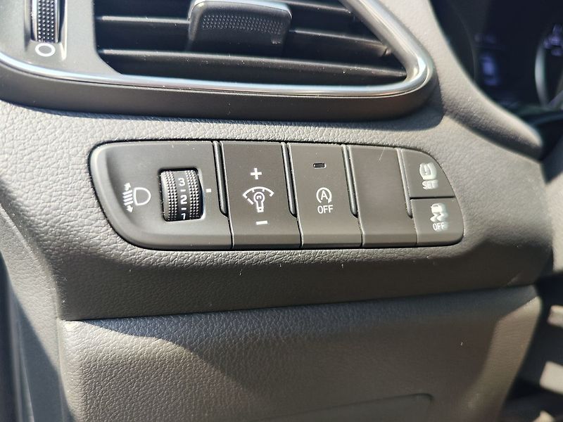 Hyundai i30 1.0 T-GDI/88kW Start Plus - fotka 23 z 26