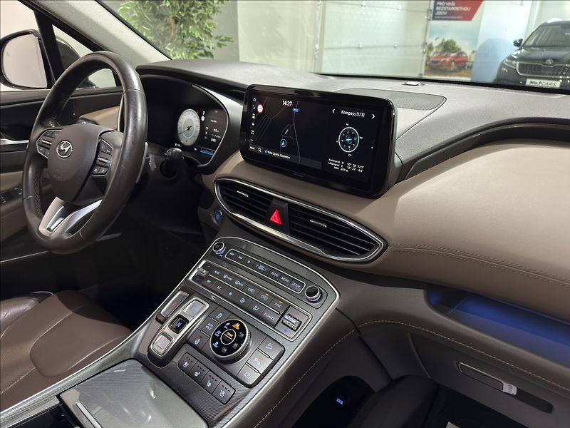 Hyundai Santa Fe 2,2   CRDI 4X4 PREMIUM 360 - fotka 22 z 37