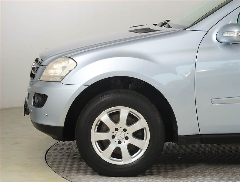 Mercedes-Benz Třídy M (2007) ML 350 , 4X4, Automat - fotka 15 z 20