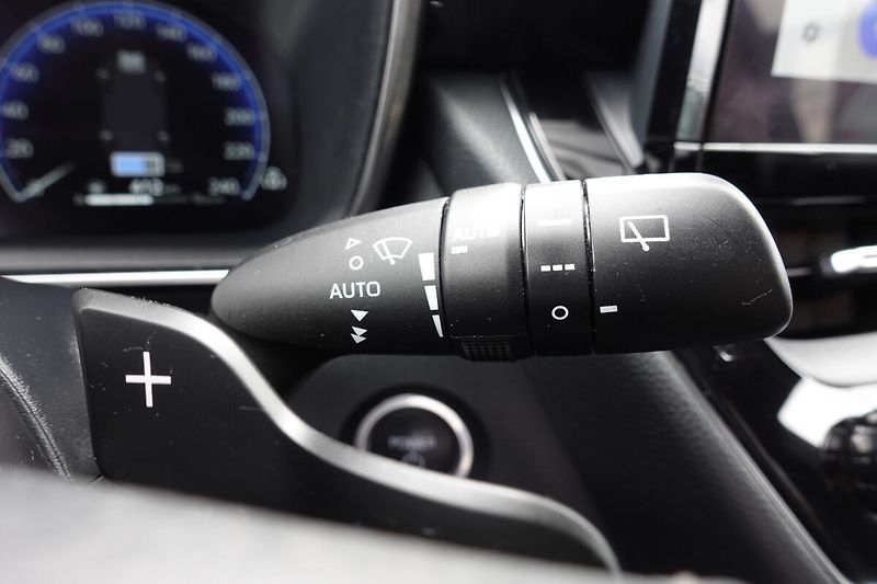 Toyota Corolla 2.0 hybrid e-CVT X6 Style - fotka 29 z 34