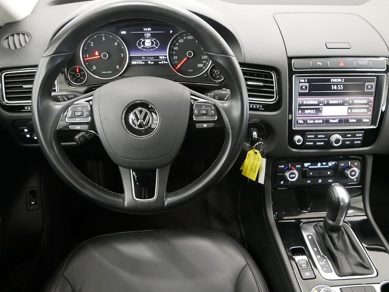 Volkswagen Touareg - fotka 22 z 25