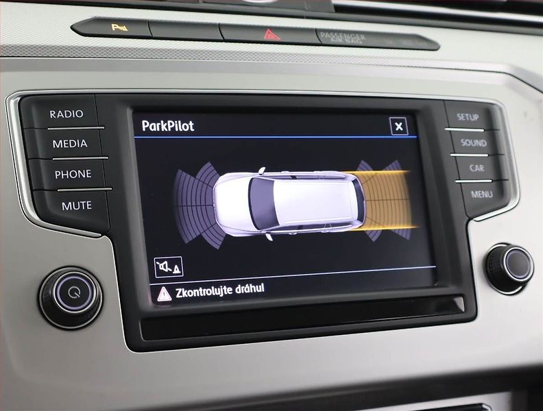 Volkswagen Passat (2017) Comfortline 1.8 TSI, ČR,1.maj - fotka 20 z 21