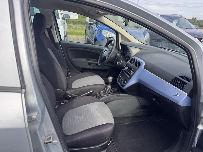 Fiat Grande Punto 1.3 JTD, 55 kW, tažné, TK 9/28 - fotka 16 z 17