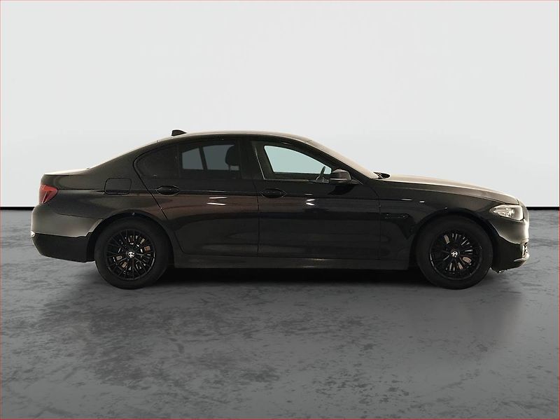 BMW Řada 5 (2015) 525d xDrive, 4X4, Automat - fotka 6 z 25