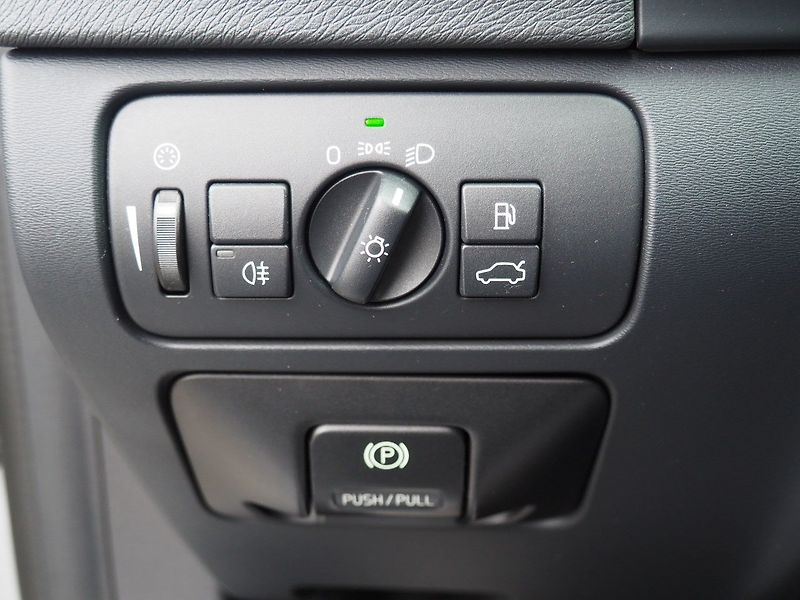 Volvo V60 (2010) 2.0D 120 kW, Automat - fotka 19 z 34