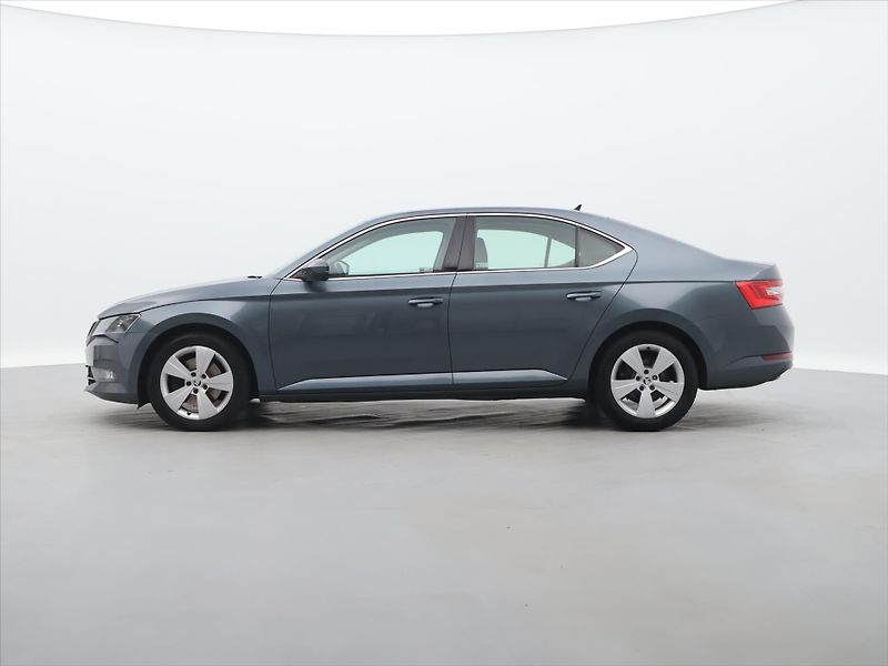 Škoda Superb 2,0 TDI 110kW Ambition DPH CZ - fotka 4 z 26