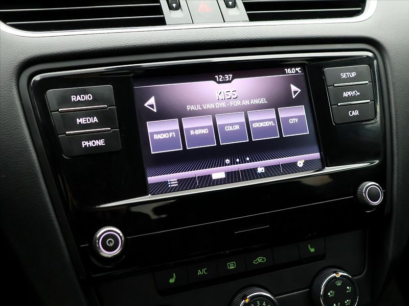 Škoda Octavia 1,4 TSI 110kW CZ Ambition 1Maj - fotka 24 z 38