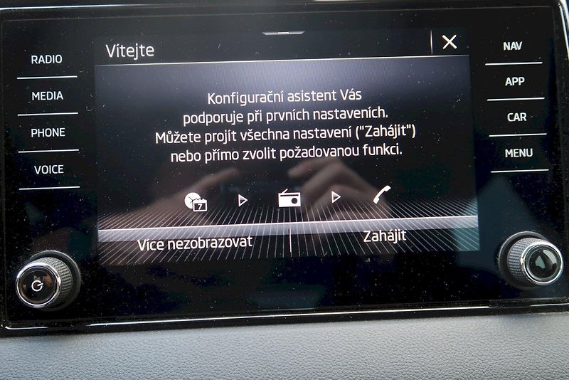 Škoda Karoq (2025) Top Selection 1.5 TSI 110 kW - fotka 10 z 28