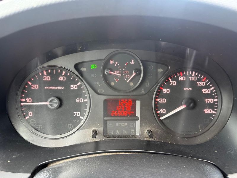 Peugeot Partner 1.6 HDi, 55 kW, koupeno v ČR - fotka 13 z 17