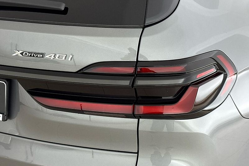 BMW X7 xDrive40i - fotka 5 z 30