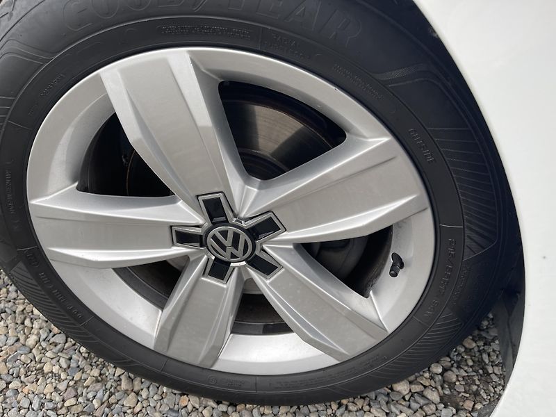 Volkswagen Passat 2.0TDi DSG 4x4 ELEGANCE-DPH-ČR - fotka 4 z 46