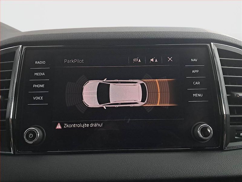 Škoda Karoq (2019) Ambition 2.0 TDI, Navi - fotka 19 z 19