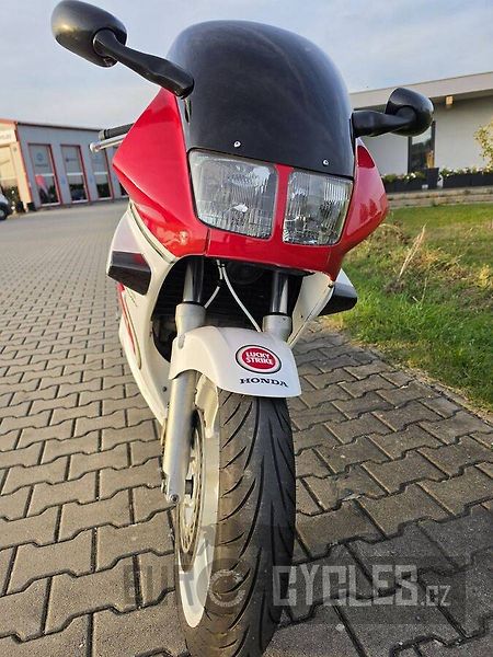 Honda VFR 750 F (1993) - fotka 10 z 14