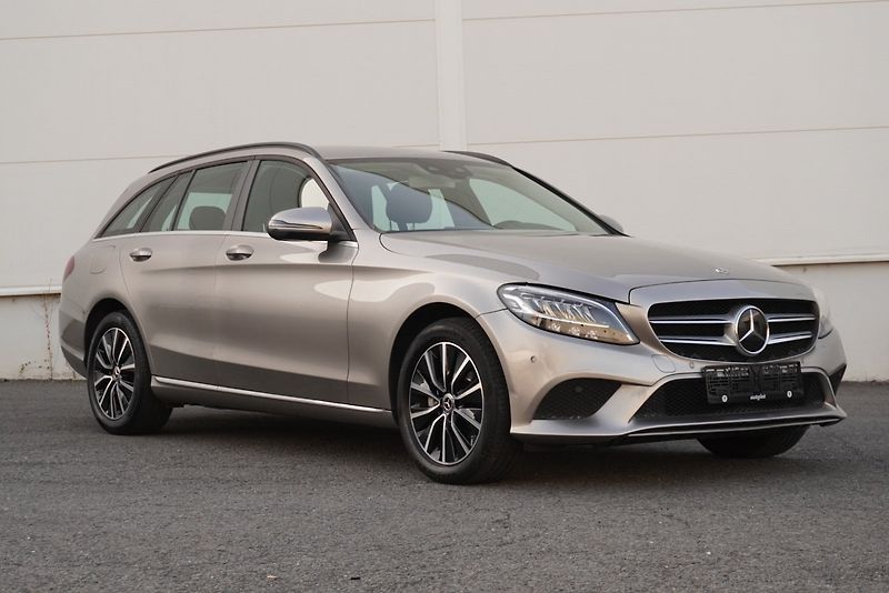 Mercedes-Benz Třídy C C 220CDi 4Matic Business - fotka 4 z 34