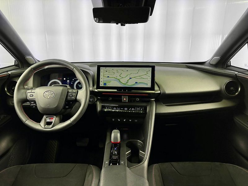 Toyota C-HR 2.0 PHEV e-CVT GR SPORT, ACC, - fotka 10 z 32