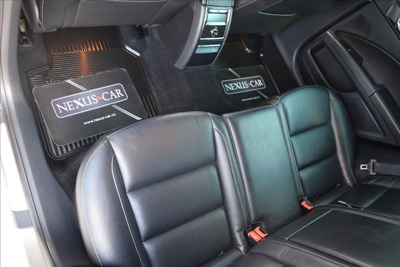 Škoda Superb 2,0 TDI 125KW TOP VÝBAVA ALU - fotka 20 z 50