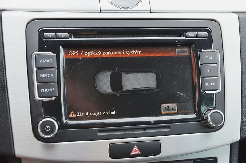 Volkswagen Passat (2014) 2.0 TDi 103kW Highline / ČR  - fotka 32 z 33