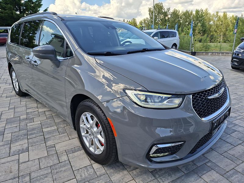 Chrysler Pacifica (2022) 3,6L V6, 7míst, kůže, servis - fotka 1 z 46