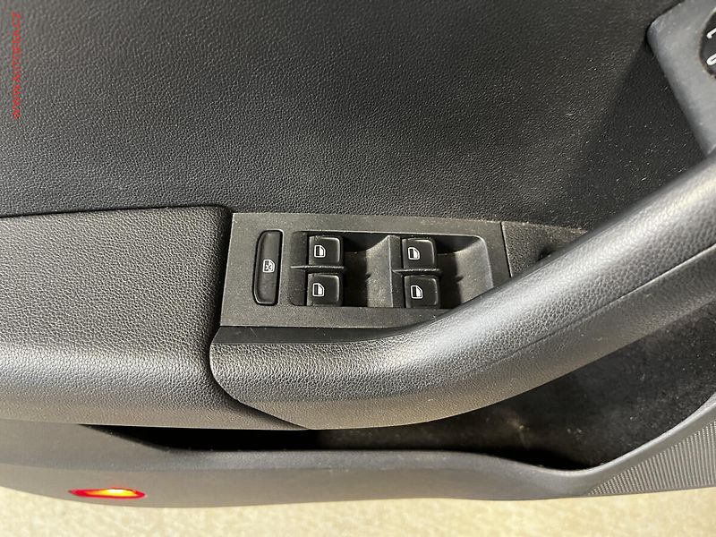Škoda Octavia (2012) 1.4TSi, ČR, Navi, AC - fotka 12 z 17