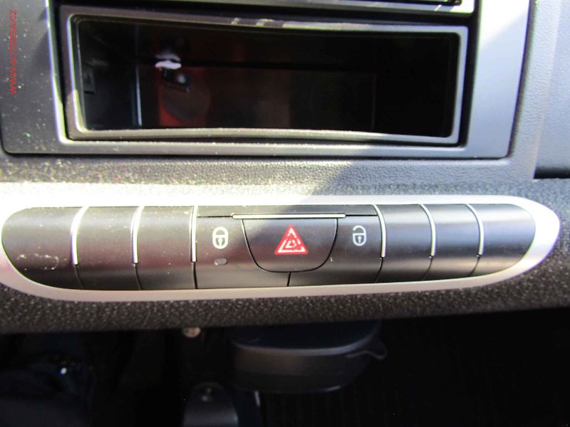 Smart Fortwo (2010) 0.8CDi, AT, panor - fotka 12 z 13