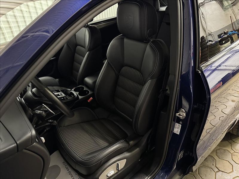 Porsche Macan T CHRONO PASM PANO MATRIX LED - fotka 34 z 49