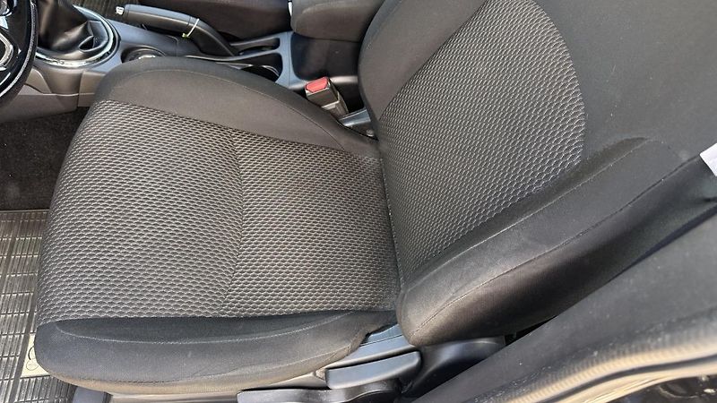 Mitsubishi ASX (2016) 1.6Di-D, ČR,4X4 - fotka 12 z 16