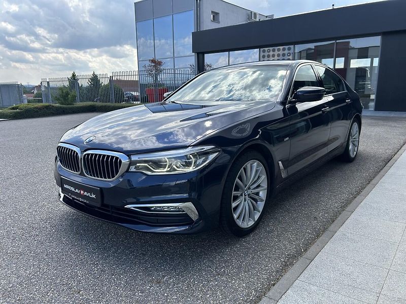 BMW Řada 5 5540i xDrive Luxury Line - fotka 3 z 37