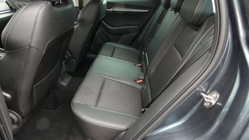Škoda Karoq 2.0 TDI 110 kW Style 4x4 DSG - fotka 20 z 24