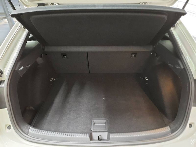 Volkswagen Taigo (2024) R-Line 1.0 TSI (85kW/116k) DSG - fotka 22 z 26