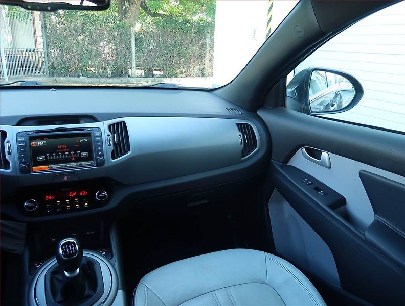 Kia Sportage (2016) 1.7 CRDi, Kůže, Navi, Tempomat - fotka 8 z 24