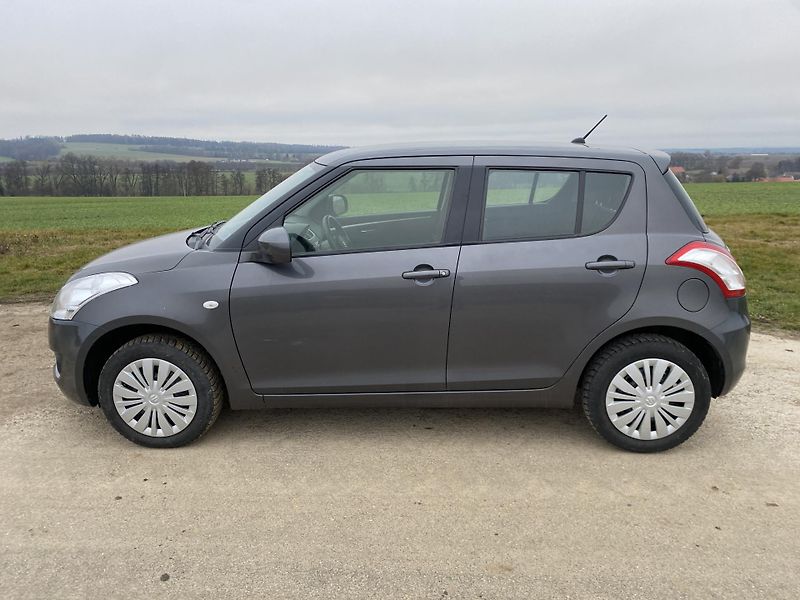 Suzuki Swift (2013) 4x4 69kw - fotka 9 z 18
