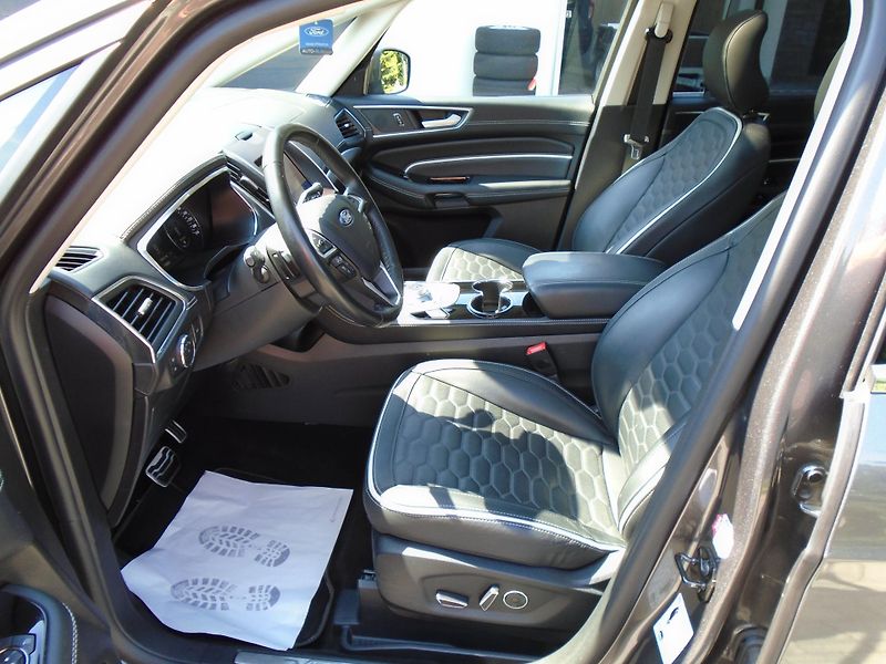 Ford S-MAX 2.0 EcoBlue 140kW 8AT Vignale - fotka 18 z 49